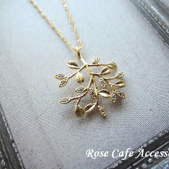 （1436）Tree Branch with Leaf✨ キュービックジルコニア入りペンダント✨スクリューチェーンネックレス付き