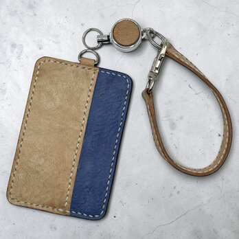 毎日に馴染む 手縫いの本革パスケース｜アラスカレザー ナチュラル×ブルー｜リール付き