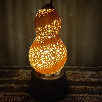 灯のしずく　天然ひょうたんランプ（電池式LED台座付き）