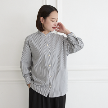 さらさらコットン素材 パールボタン 七分袖 ストライプブラウス　ブラック　0480BK