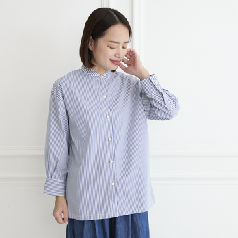 さらさらコットン素材 パールボタン 七分袖 ストライプブラウス　ネイビー　0480NV
