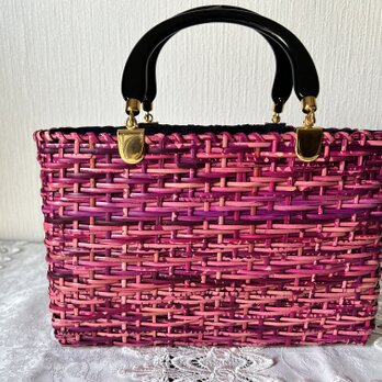 小さめな籐の皮籐のバック・段染ワイン色系