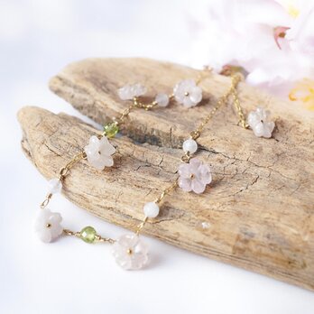 「桜を纏う」天然石 ブレスレット モルガナイト ペリドット 4月 8月 誕生石 ピンク 春 入学式 母の日 ウェディング