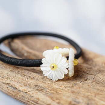 「マーガレット」天然石 ヘアゴム ヘアアクセ 春 ホワイト 白 花 母の日 ギフト プレゼント