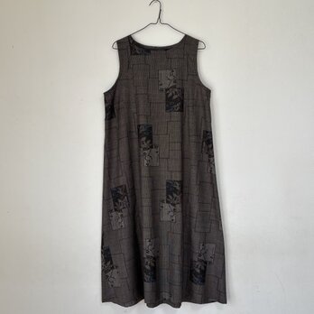 ＊アンティーク着物＊花枡模様泥大島紬のワンピース（Ｌサイズ・５マルキ）