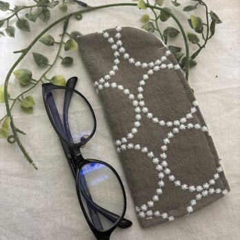 ハンドメイド♡メガネケース♡リネンカーキサークル刺繍柄♡♡普通タイプ