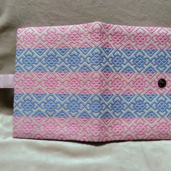 津軽こぎん刺しで仕立てたマルチケース　薄ベージュ×ピンク、藤水色