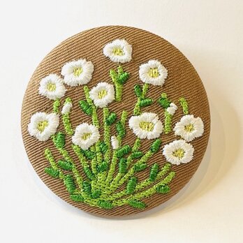 アルチザン刺繍ブローチ　ホワイトフラワー