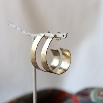 槌目模様の真鍮フープピアス（S) 　