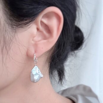 【Silver925】大粒グレーバロック真珠パールフープピアス