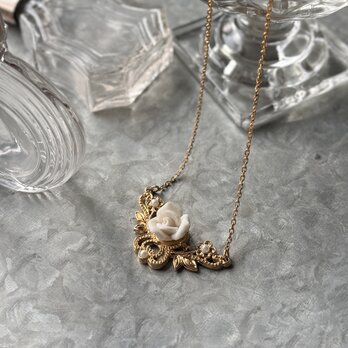 NA166-【 AVON 】エイボン・ヴィンテージネックレス 1970-80's Porcelain Rose