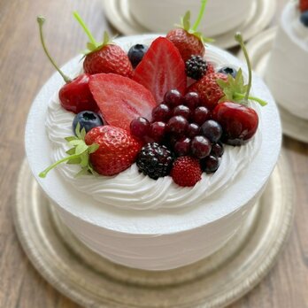 【実物大】リアルサイズの真っ赤な苺デコレーションケーキ食品サンプル　オブジェ　