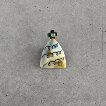 「sankaku小」（書割・b）七宝焼ブローチ