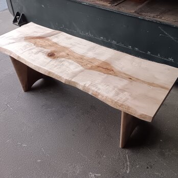 一枚板のローテーブル　楓　杢