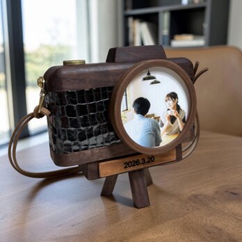 【引越し祝い・】無垢の温もりとアンティークの気品　フォトフレーム（ダークウッド×ゴールド）｜写真セット・名入れ対応のコピー