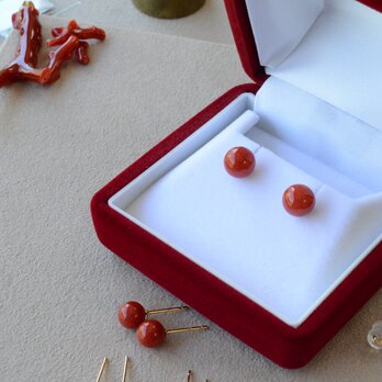 【希少】K18 赤珊瑚のクラシカルなピアス 6mmUP