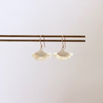 sensu 耳飾り（シラカシ）