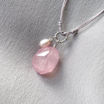 Rose Pendant（ローズクォーツ×淡水パール）