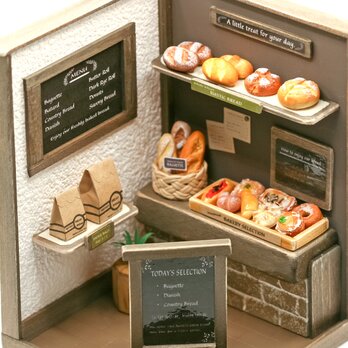 男前インテリア風の小さなパン屋さん　ミニチュア・ミニチュアフードW11㎝×D11㎝×H15㎝