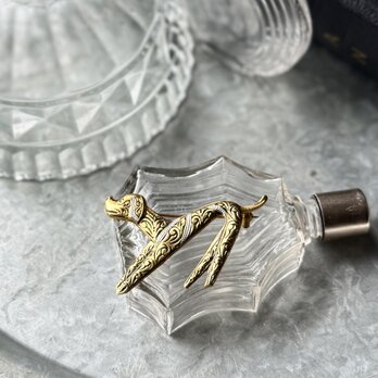 SC158-ヴィンテージブローチ U.S.A. 1960-70's Spain Gold & Silver Etched Dog