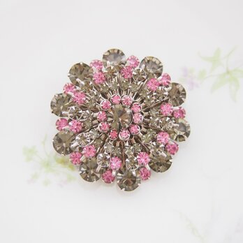 Unsigned Beauty　シルバートーン　ピンク＆グレーラインストーン　ラウンド　ブローチ