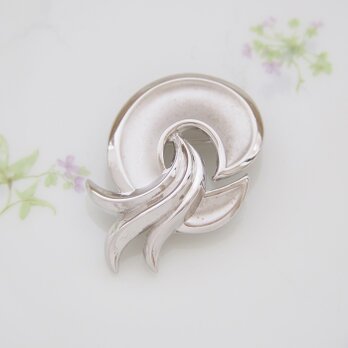 Trifari　トリファリ　シルバートーン　ウェーブ　ブローチ　/　CJ6764F