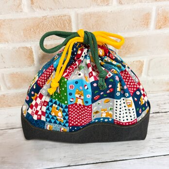 ちょっと大きめ　お弁当袋　【和柄・パッチワーク柄×柴犬】