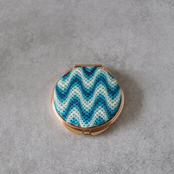 国産絹糸の絽ざしコンパクトミラー 波模様 手刺繍 和柄 桐箱入り ギフト