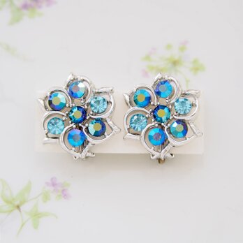 Unsigned Beauty　シルバートーン　ブルーオーロララインストーン　フラワー　イヤリング　/　CJ7238