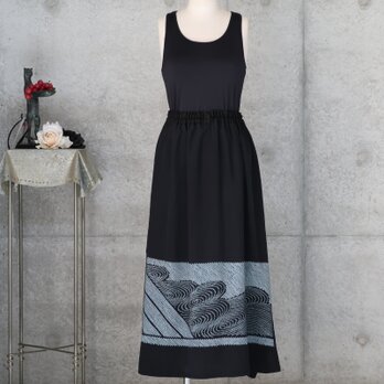 兵児帯のフレアロングスカート 　墨黒　フリーサイズ　　着物リメイク