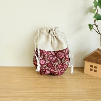 ラウンド型のミニ巾着（フラワー・赤緑）