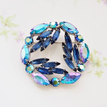 WEISS　ワイス　シルバートーン　ブルー＆オーロララインストーン　リース　ブローチ　/　CJ7306B