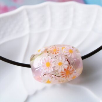 マーガレットのとんぼ玉革紐チョーカー（ガラス玉）泡入り／ピンク