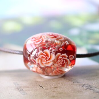 薔薇のとんぼ玉（ガラス玉）泡入り／赤