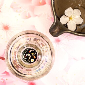 蓮池の鯉の酒盃