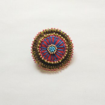 ビーズ刺繍のブローチ②