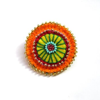 ビーズ刺繍のブローチ③