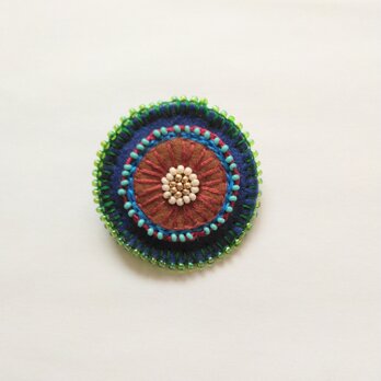ビーズ刺繍のブローチ⑤