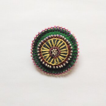 ビーズ刺繍のブローチ⑪