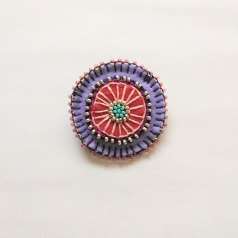 ビーズ刺繍のブローチ⑬