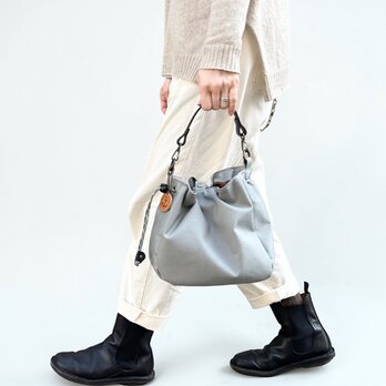 撥水加工で雨の日も安心！丈夫で可愛い巾着バッグ　 BALON mini：グレー　 CORDURA撥水加工ナイロン