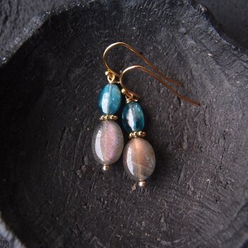 Kyanite × Labradorite Earrings／カイヤナイト×ラブラドライトピアス
