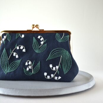 ビーズ　すずらん　刺繍がま口ポーチ　ネイビー