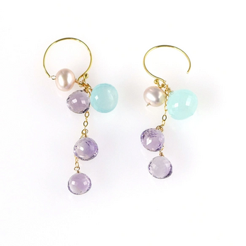 海色のしずくと花の余韻 ― シーブルーカルセドニー×ピンクアメジストのアシンメトリーピアス14kgf