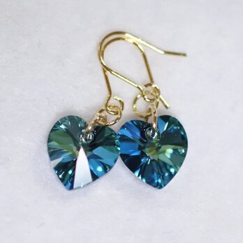 ゴールドチタンピアス・スワロフスキーハート（バミューダブルー）