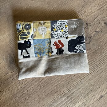 パッチワーク大きめポーチ　猫　花柄