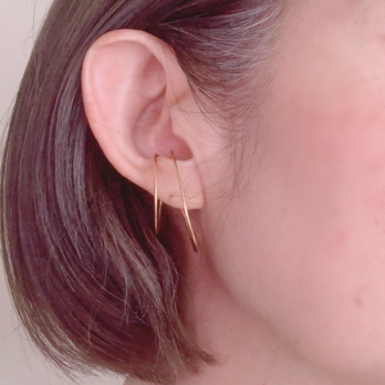 ゴールドワイヤーのイヤカフ（片耳）