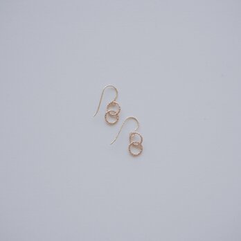 輪 ｜ デザインリング フックピアス シンプル 上品 華奢 小さい