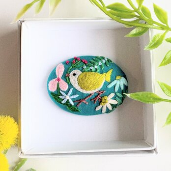 ことりと草花の刺繍ブローチ(botanical）471
