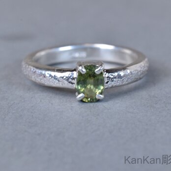 グリーンサファイアのリング